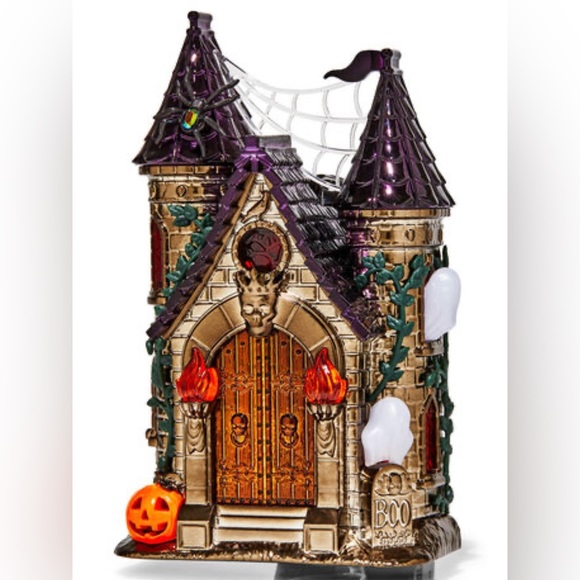 Bath & Body Works Haunted Castle Wallflower Fragrance Plug - Picture 4 of 9